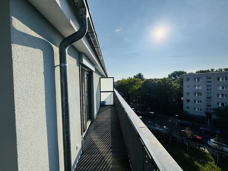 Sonnige 2-Zimmer-Wohnung mit großzügiger Dachterrasse und Fußbodenheizung in Spreenähe — photo 1